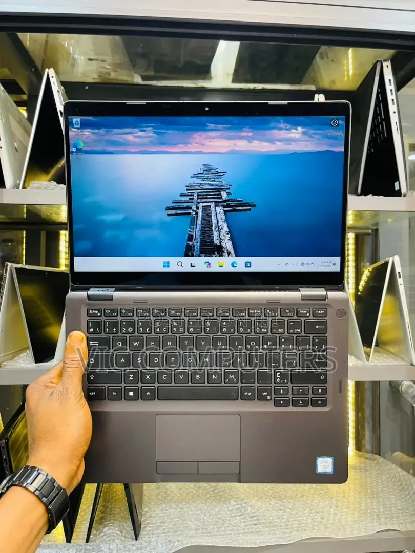 Laptop Dell Latitude 5300 2-in-1 8GB Intel Core i5 SSD 256GB