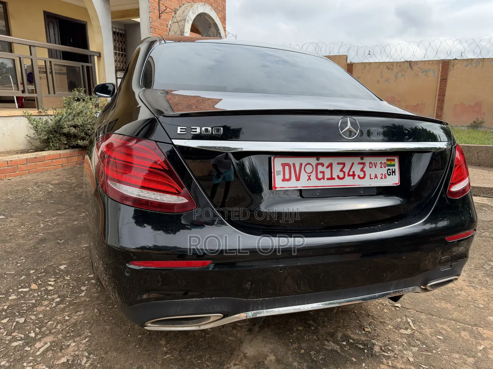 Mercedes-Benz E300 Base RWD Sedan (2.0L 4cyl 9A) 2017 Black