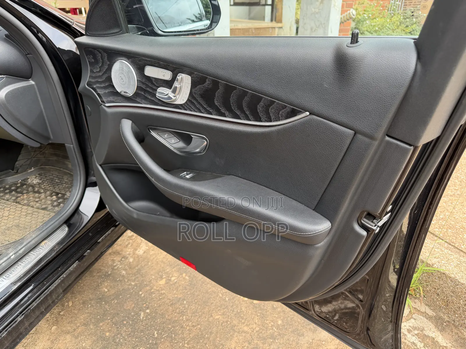 Mercedes-Benz E300 Base RWD Sedan (2.0L 4cyl 9A) 2017 Black