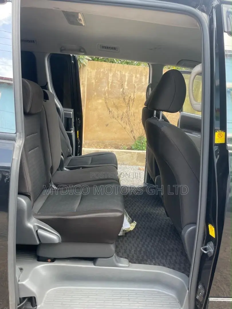Toyota Voxy X 2WD 8-Seater 2012 Black