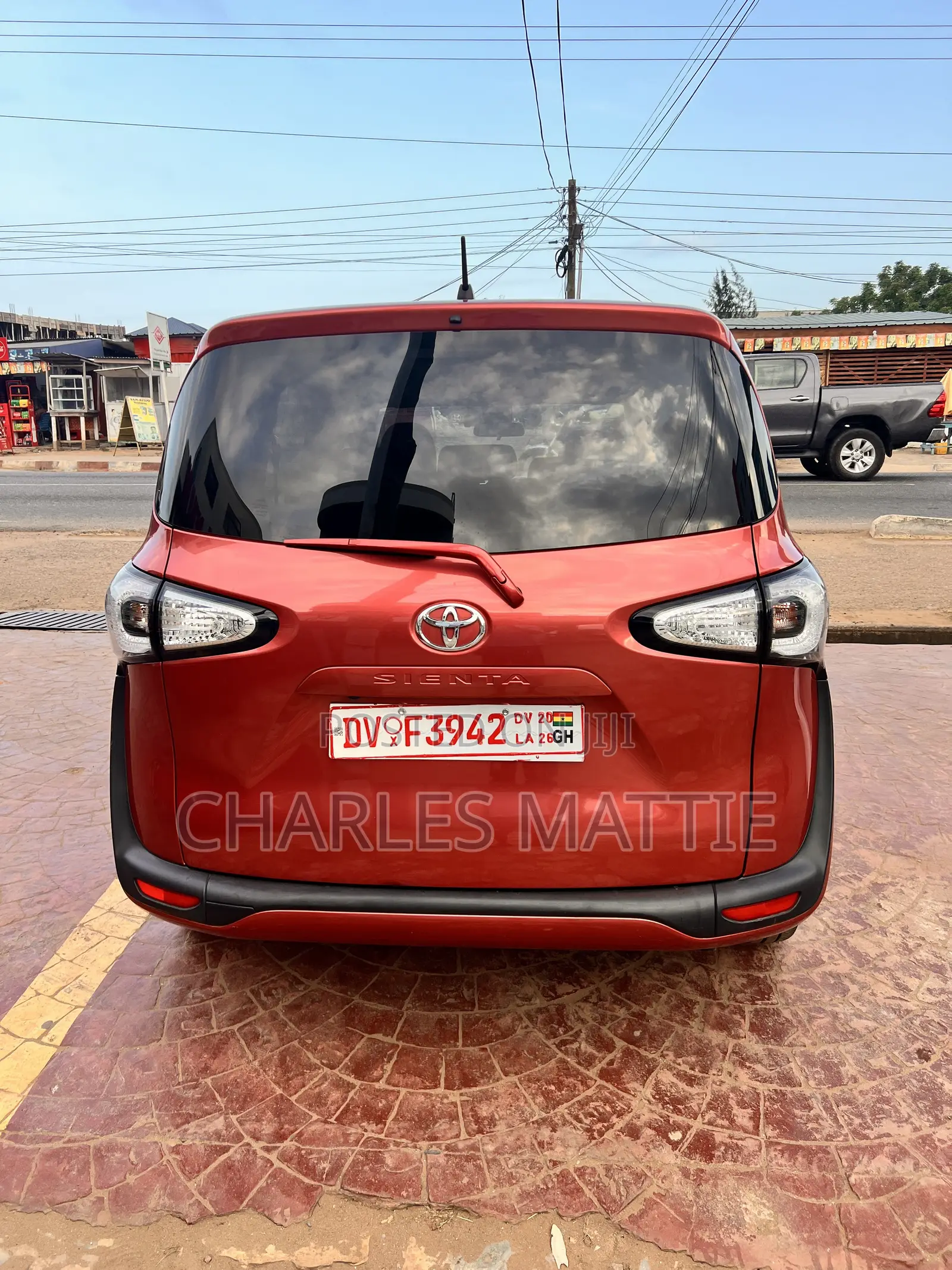 Toyota Sienta 1.5 FWD (6-seater) 2017 Red