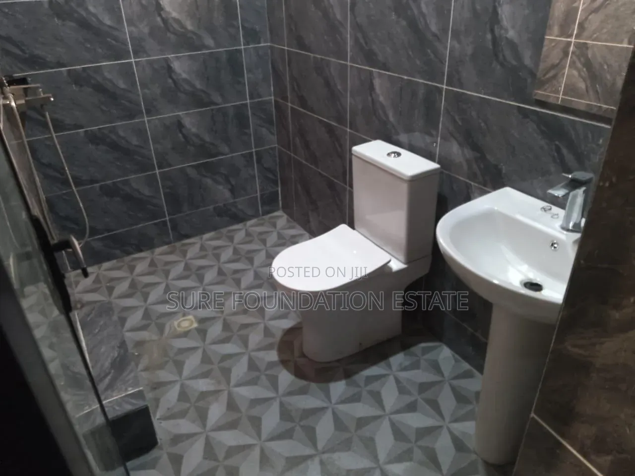 2bdrm Apartment in Dansoman for rent