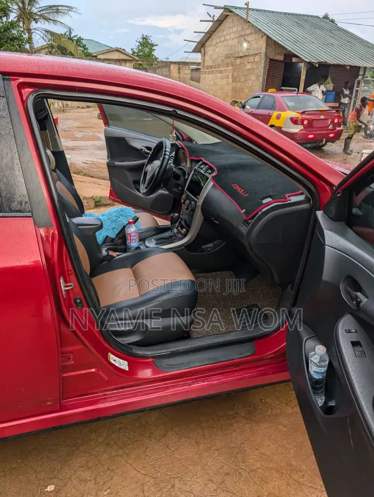Toyota Corolla 2016 Red