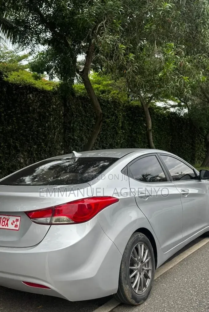 Hyundai Elantra Limited Sedan FWD (1.8L 4cyl 6A) 2013 Silver