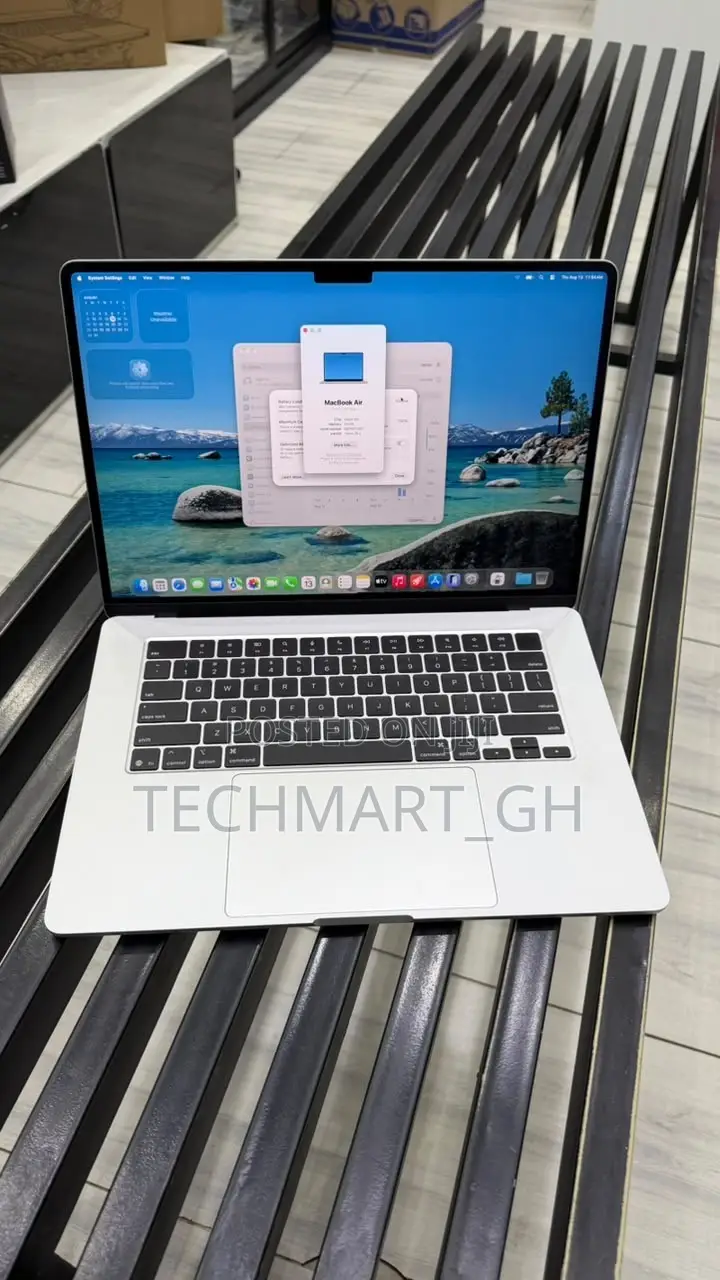 Laptop Apple MacBook Pro 2022 M2 8GB Apple M2 SSD 256GB