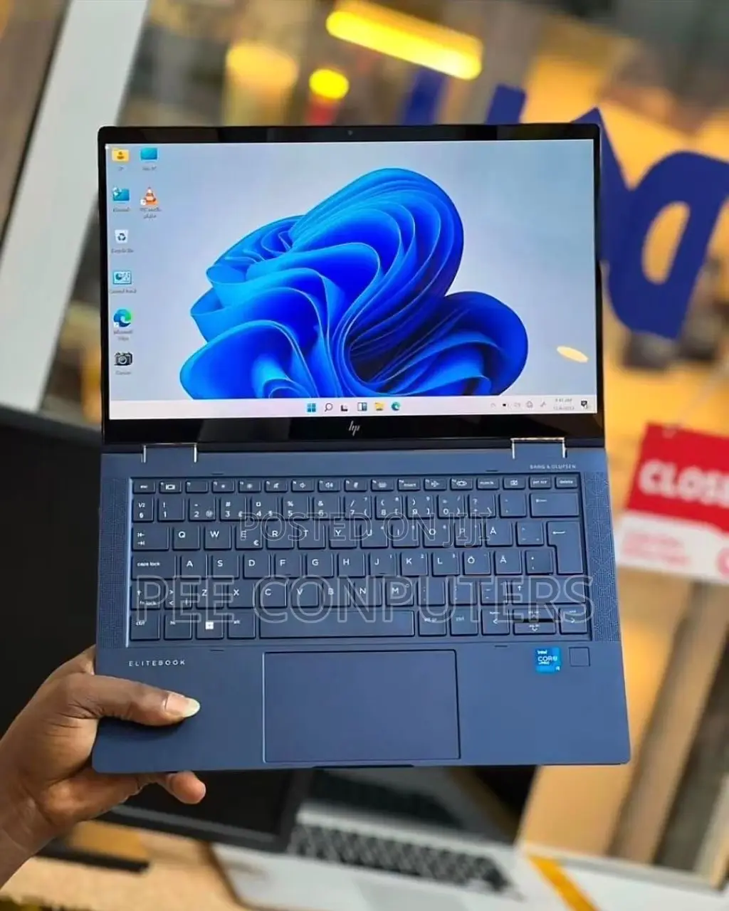 New Laptop HP Dragonfly G2 16GB Intel Core i5 SSD 256GB