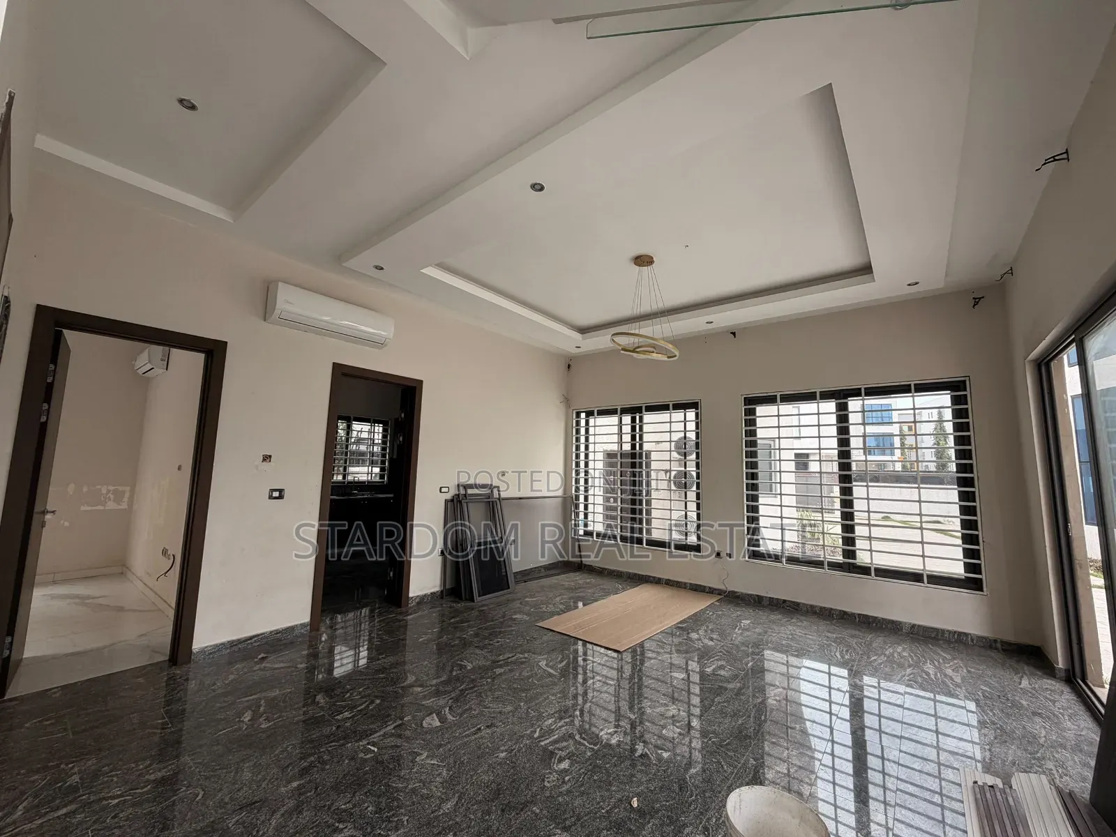 4bdrm Townhouse / Terrace in Adjiringanor, Ability for rent