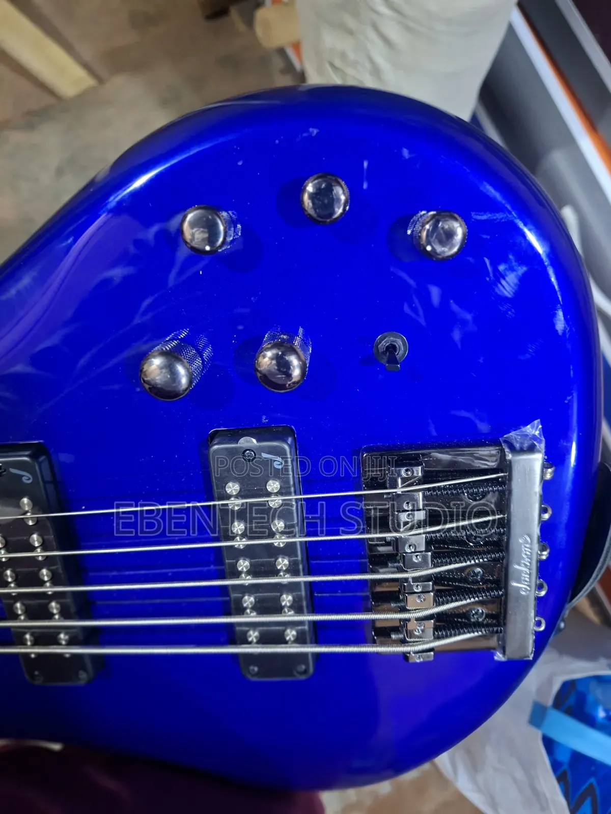 Jackson JS3V Bass Guitar 5 Strings for Rent