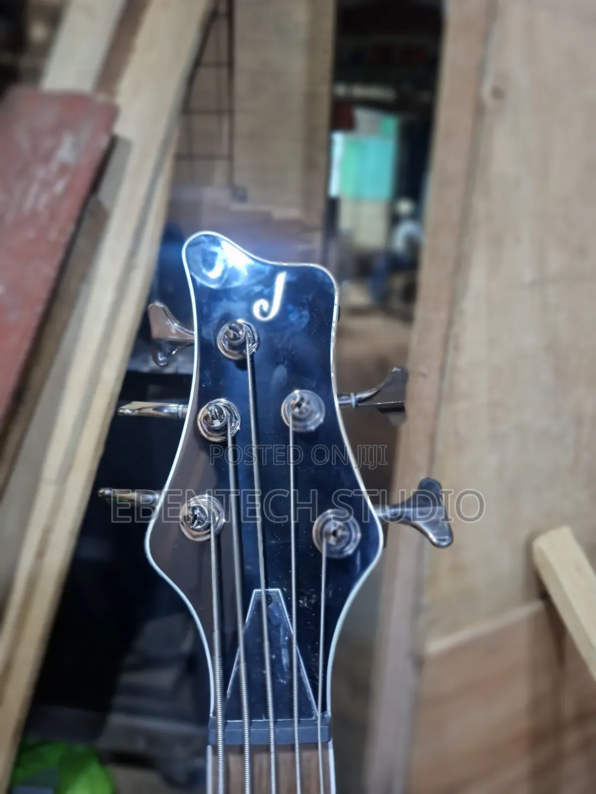 Jackson JS3V Bass Guitar 5 Strings for Rent