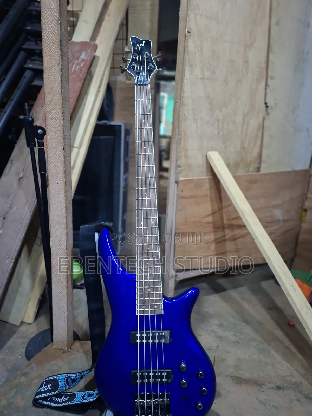 Jackson JS3V Bass Guitar 5 Strings for Rent