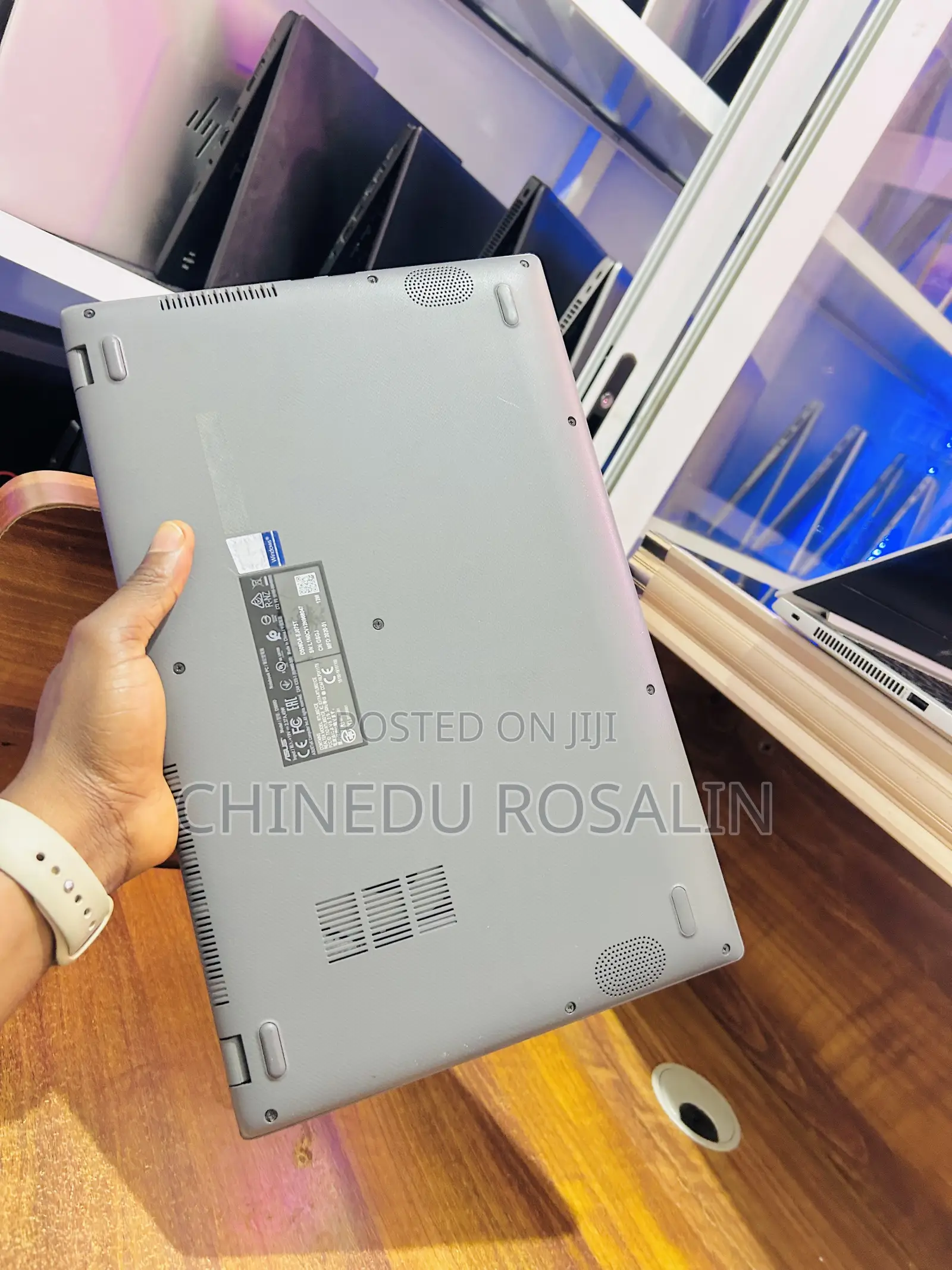 Laptop Asus Vivobook 15 8GB AMD Ryzen 5 SSD 256GB