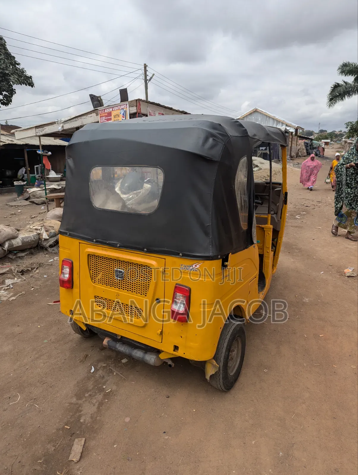 Bajaj RE 2025 Yellow