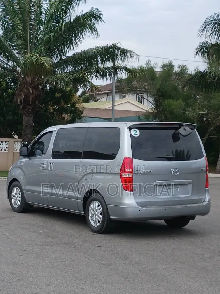 Hyundai Starex 2016 Grey