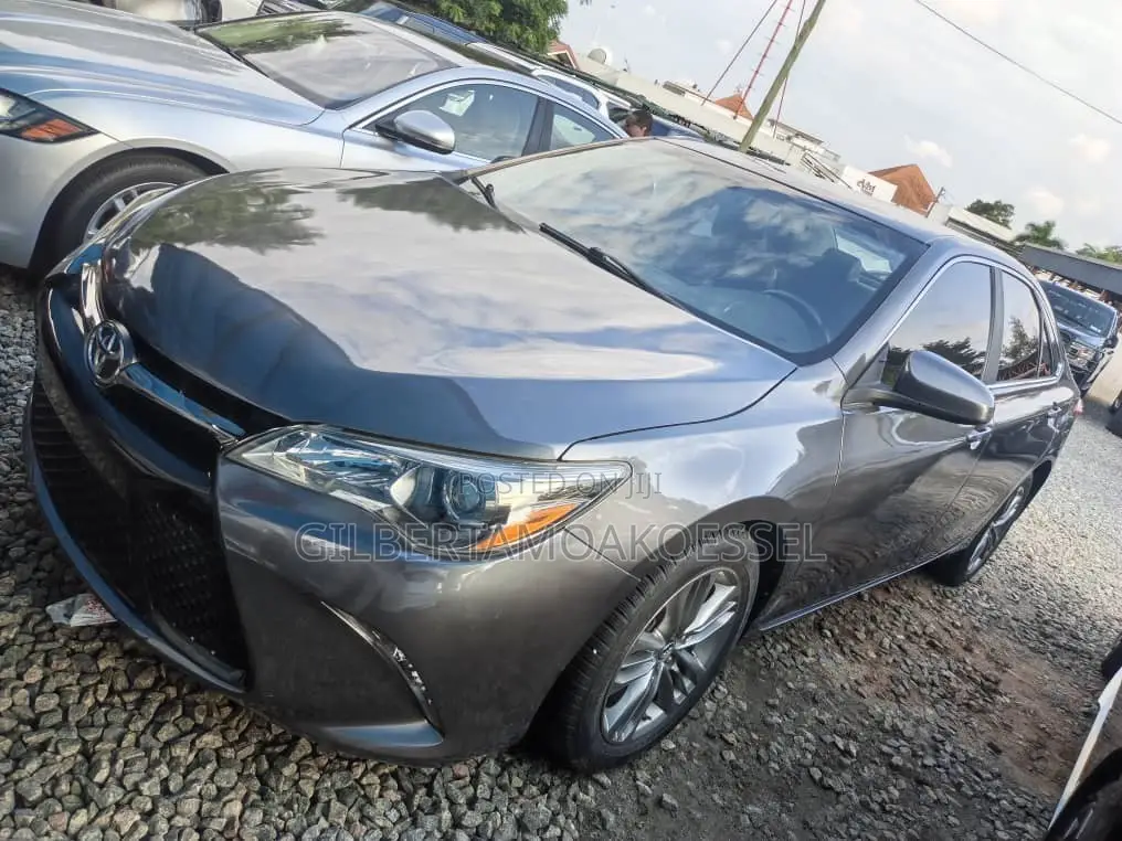 Toyota Camry 2017 Gray
