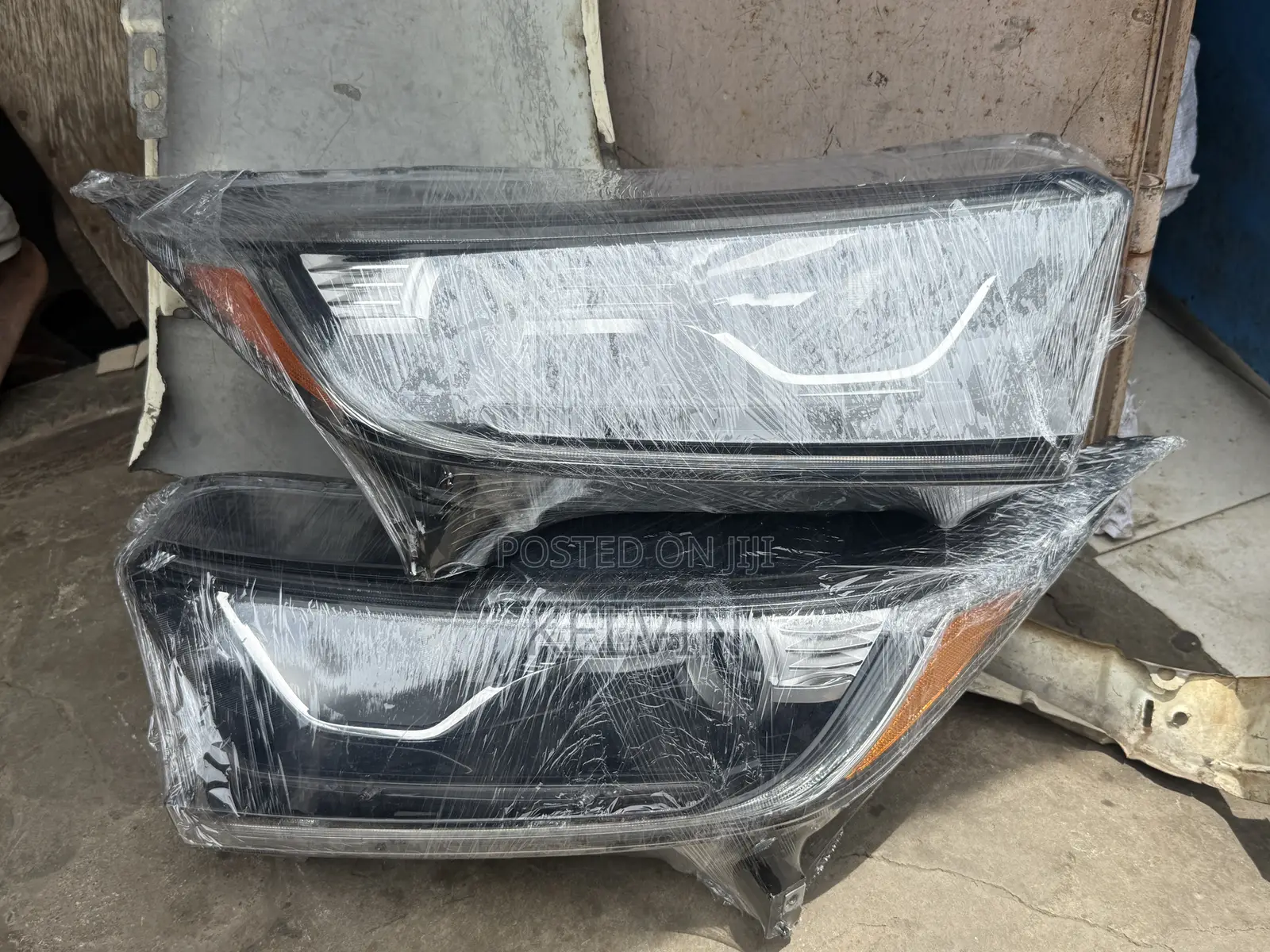 Honda CRV 2018 Headlight Pair