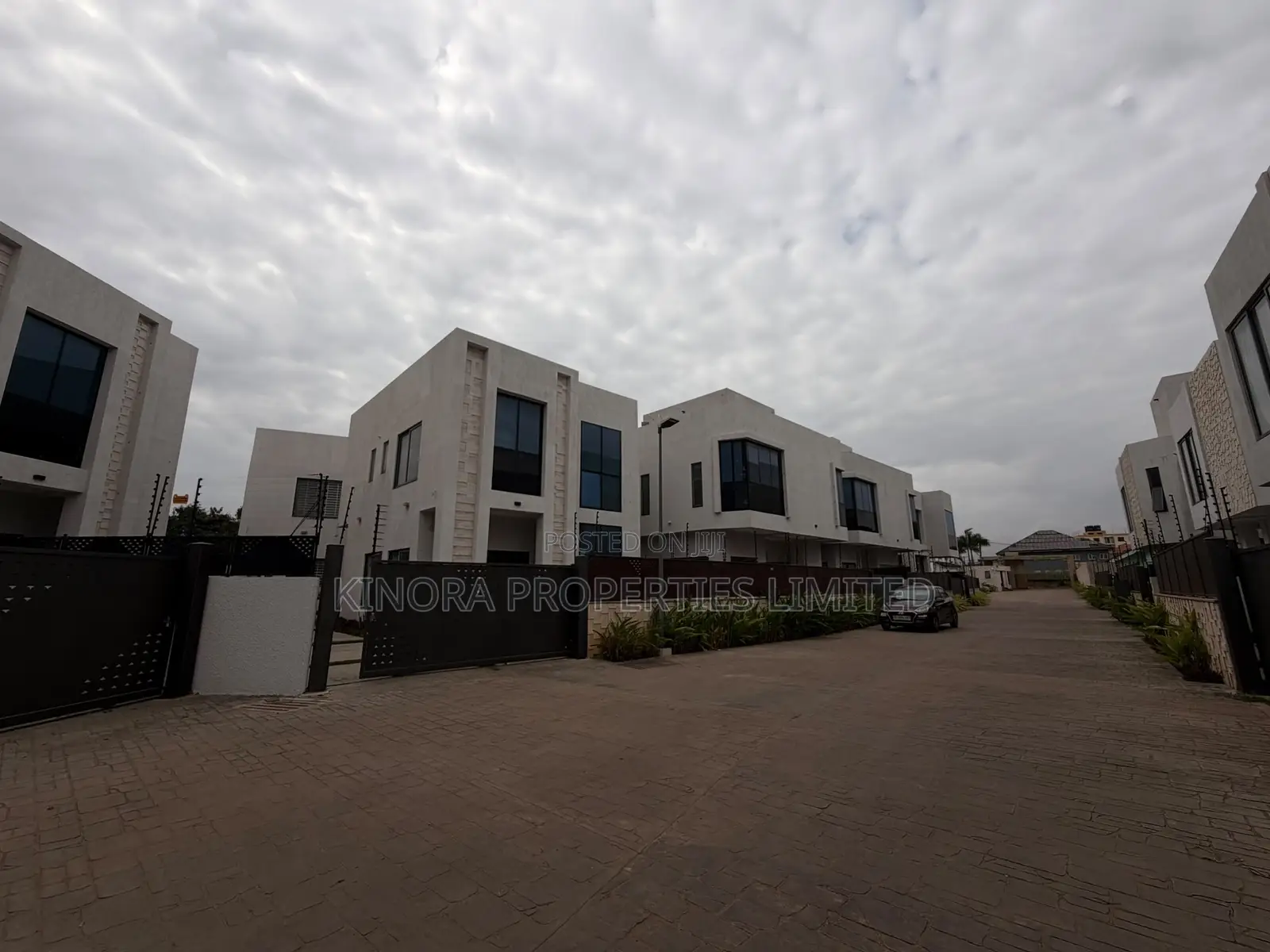 4bdrm Duplex in Adjiganor, Adjiriganor for rent