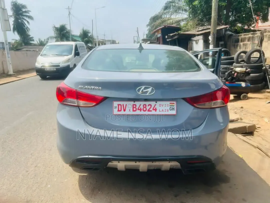 Hyundai Elantra 2013 Silver