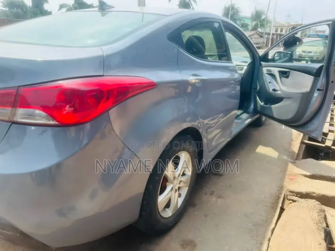 Hyundai Elantra 2013 Silver