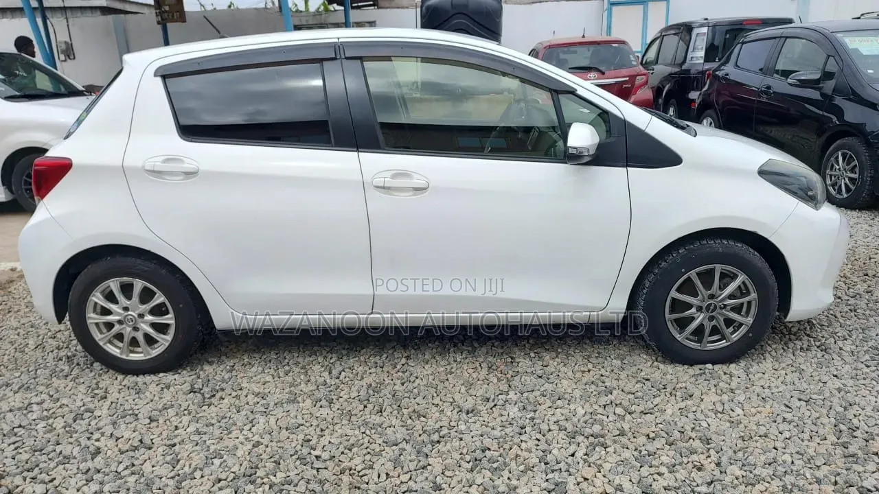 Toyota Vitz 1.3 FWD 5dr 2014 White