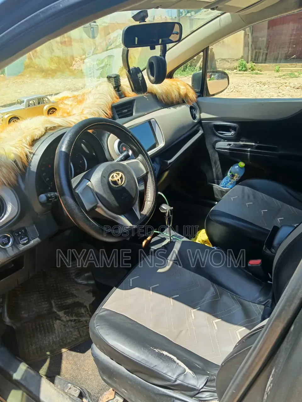 Toyota Vitz 2012 Black