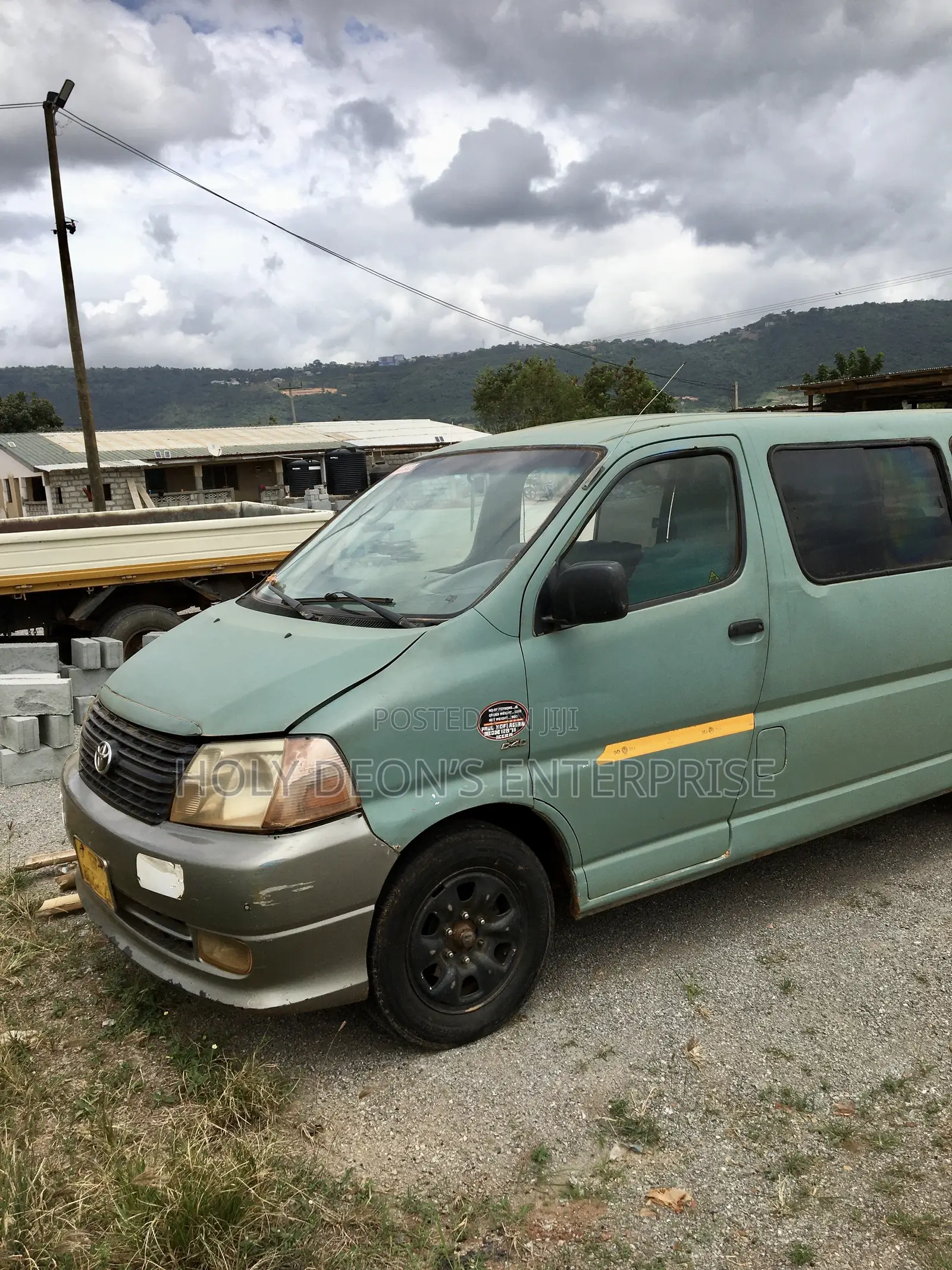Toyota HiAce 2010 Green