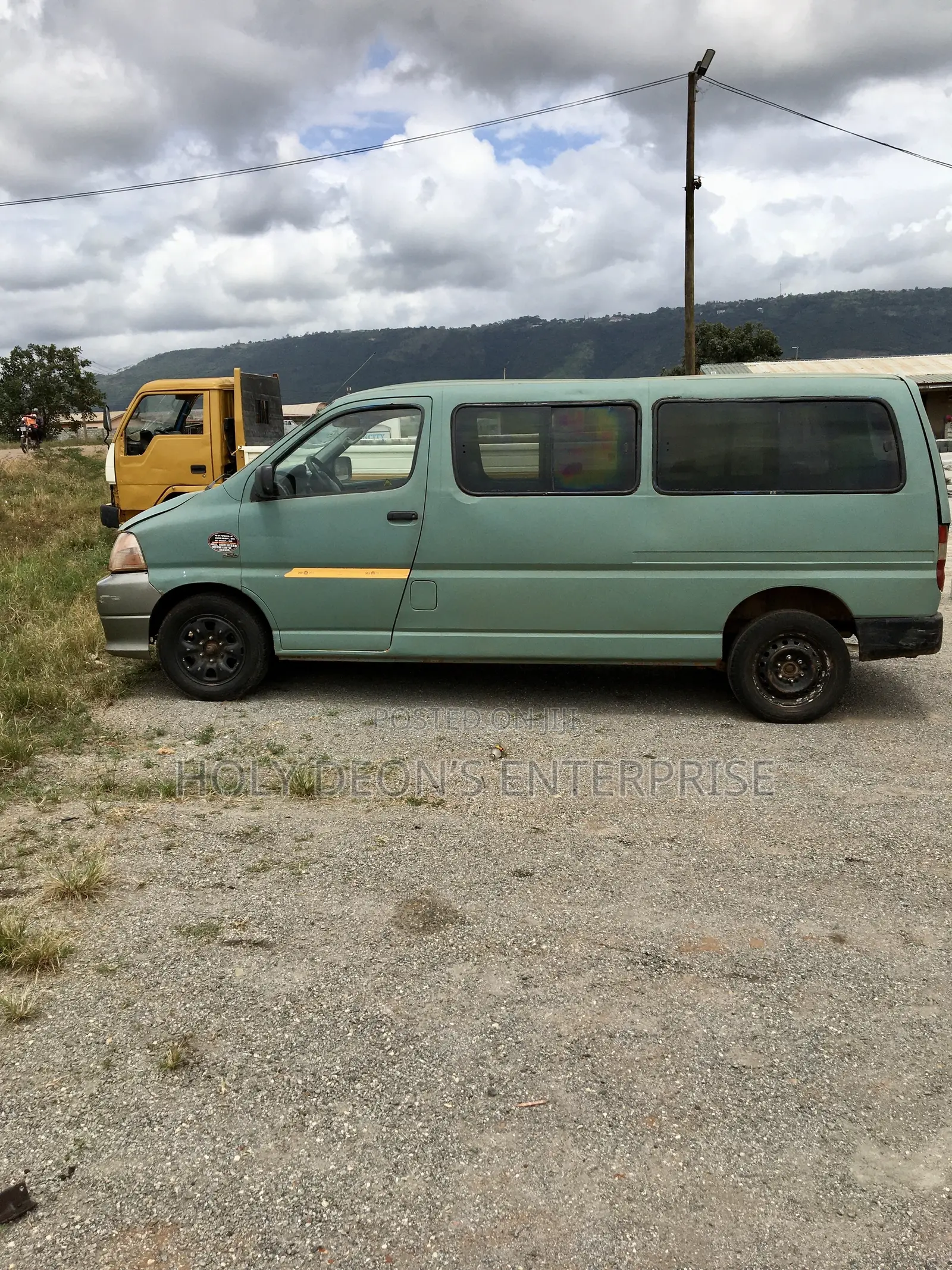 Toyota HiAce 2010 Green