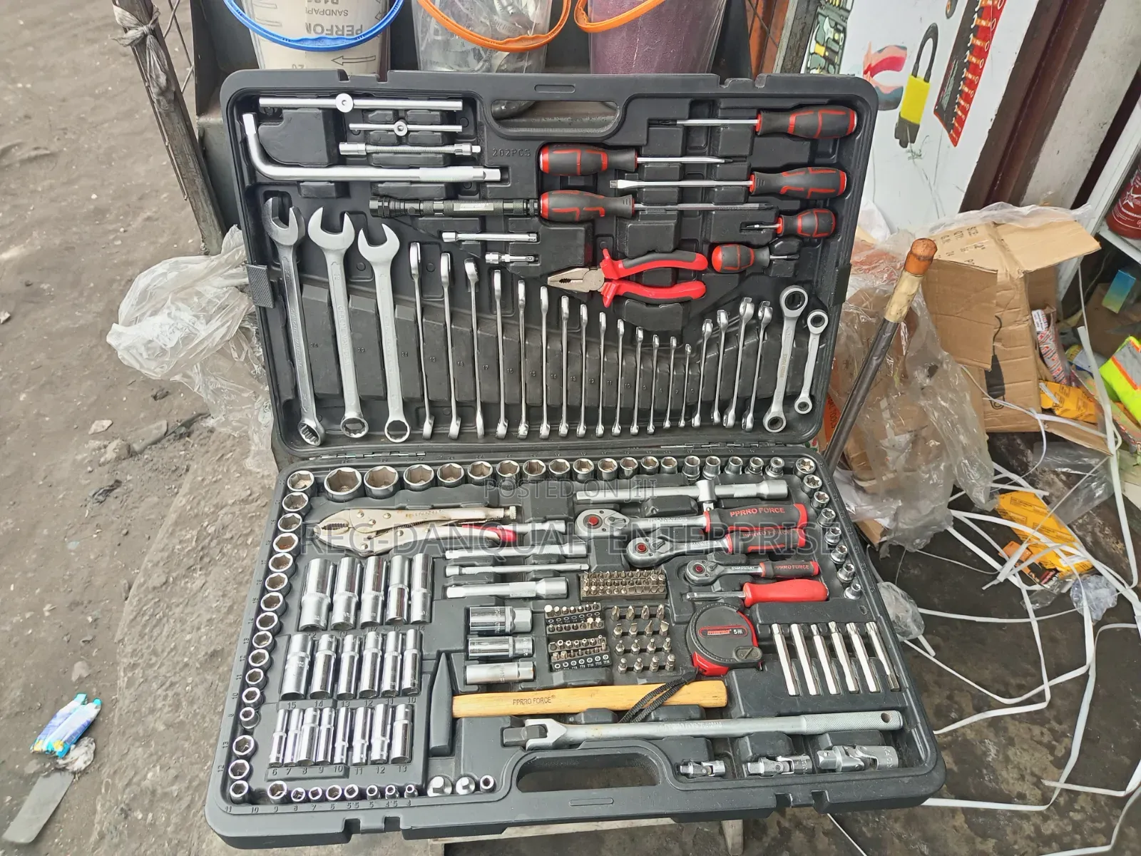 213 Pieces 1/4,3/8 1/2 Drive Socket Set