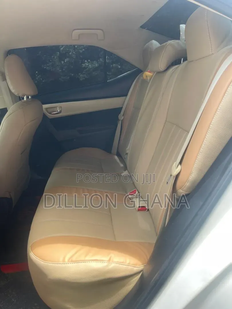 Toyota Corolla LE ECO 4dr Sedan (1.8L 4cyl CVT) 2017 White