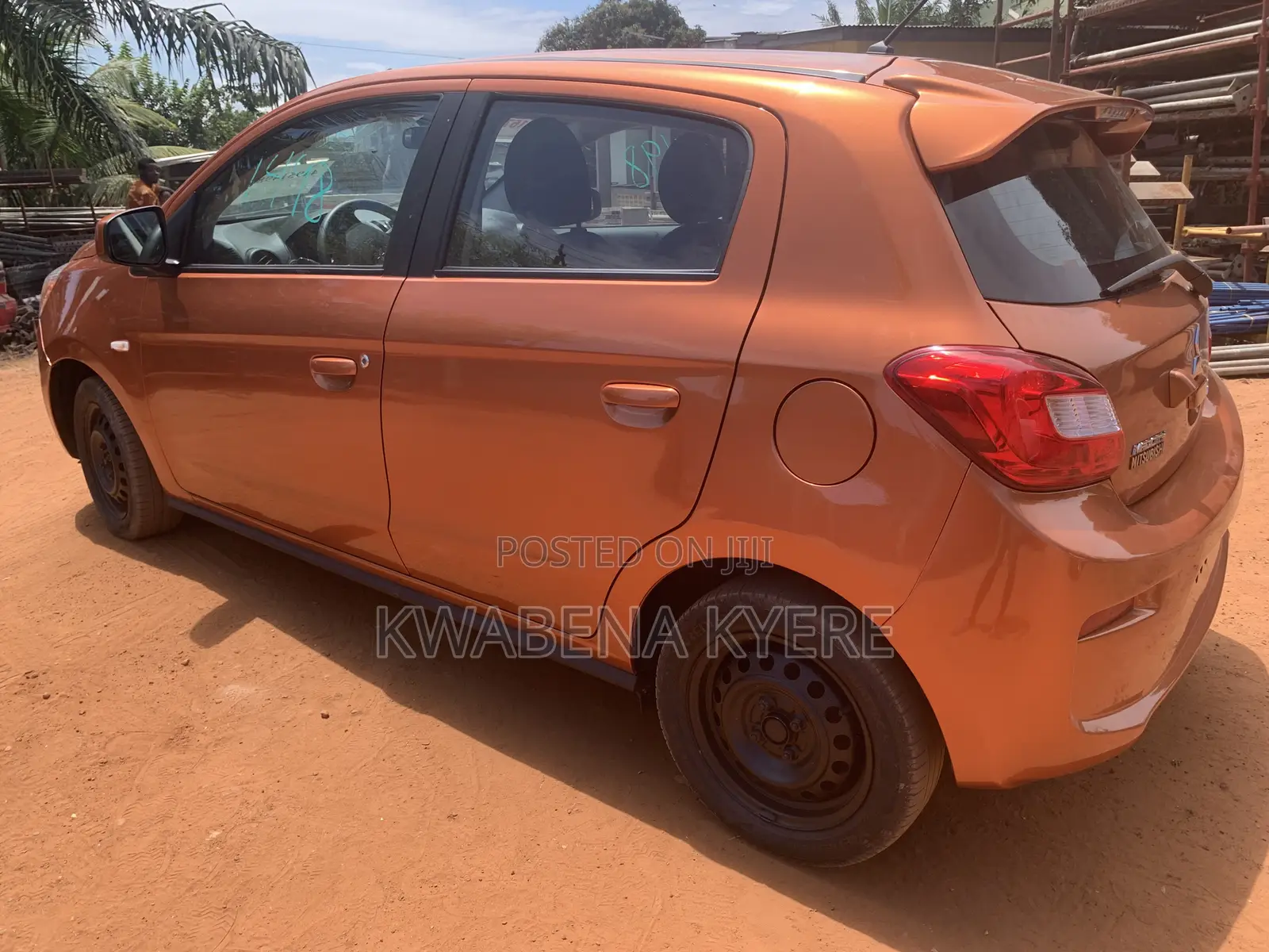 Mitsubishi Mirage ES 2018 Orange