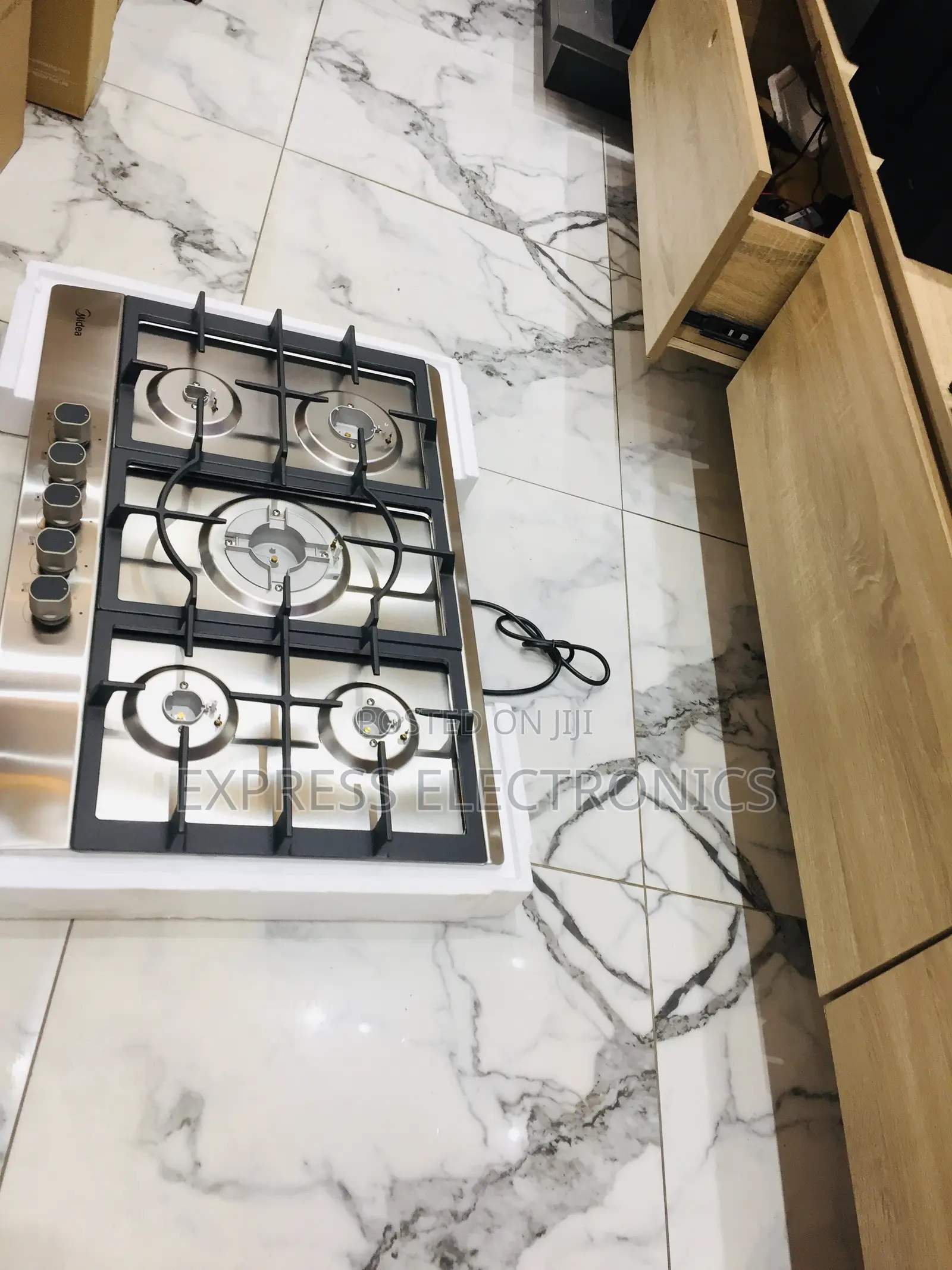 Grab the New Buy Kenwood 90cm 5 Gas Inbuilt Cooker |