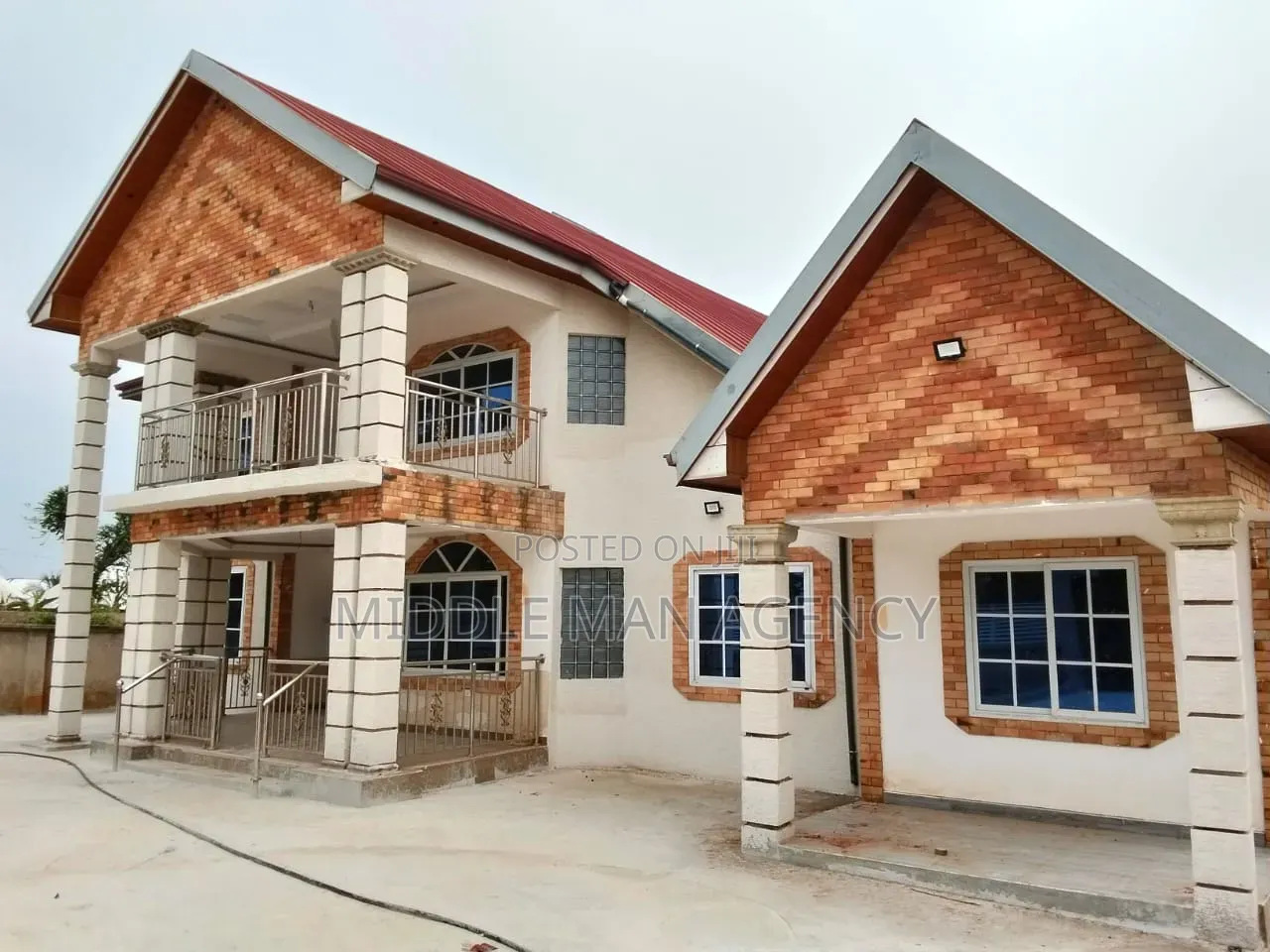Furnished 7bdrm House in Middle Man Agency, Ejisu-Juaben Municipal