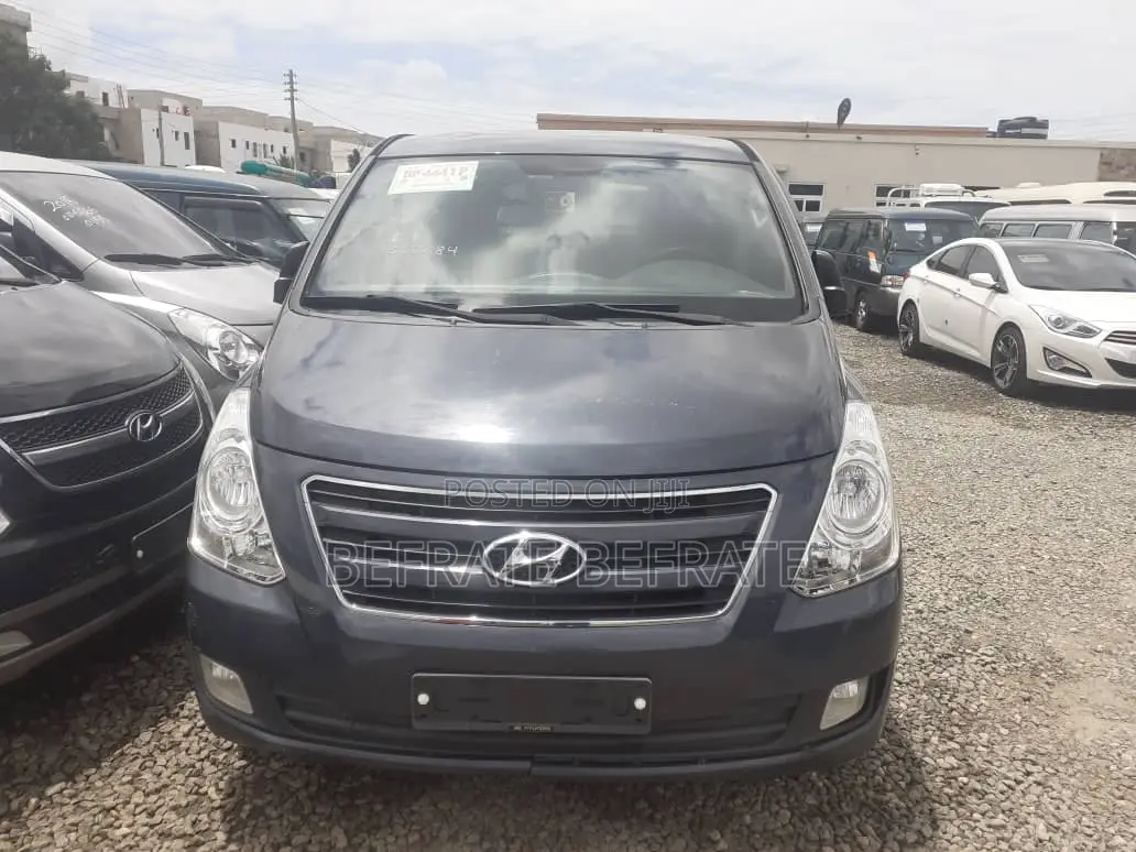 Hyundai Starex 2013 Blue