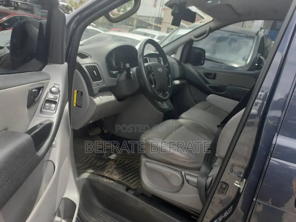 Hyundai Starex 2013 Blue