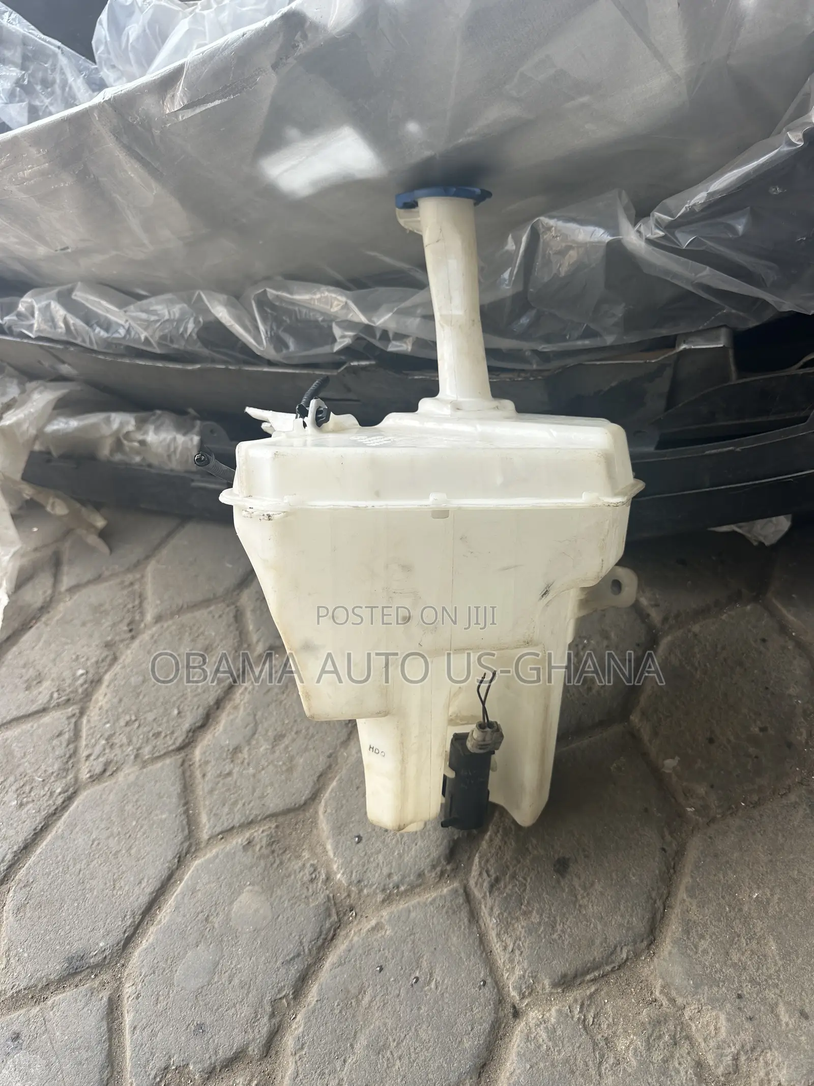 Hyundai Elantra 2011 2012 2013 2014 2015 Wiper Wash/ Water Tank Bottle