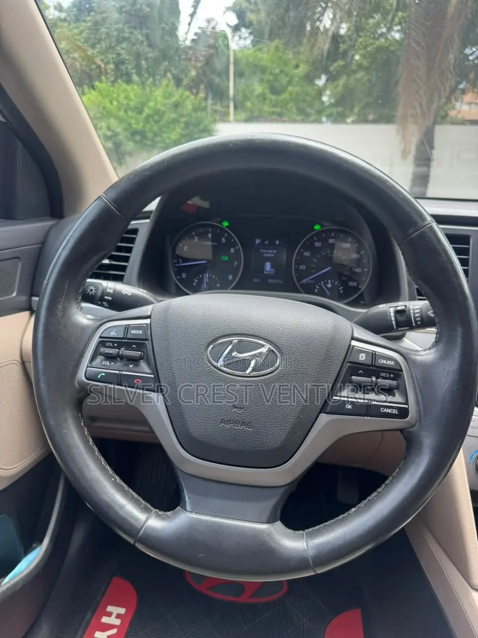 Hyundai Elantra Limited Sedan FWD (2.0L 4cyl 6A) 2017 Gold