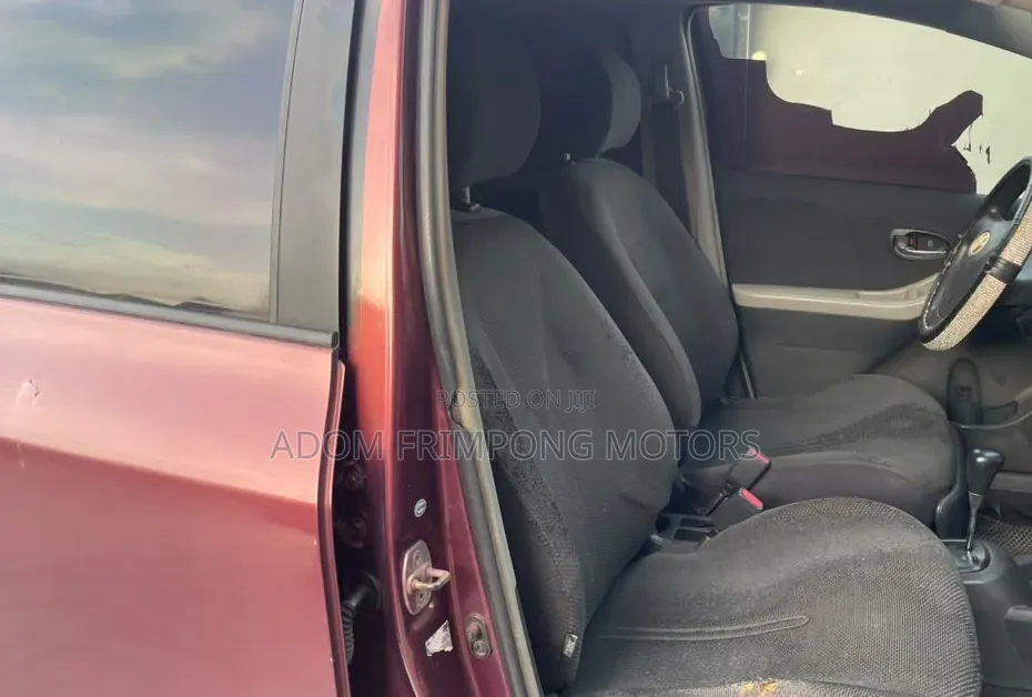 Toyota Vitz 2010 Brown