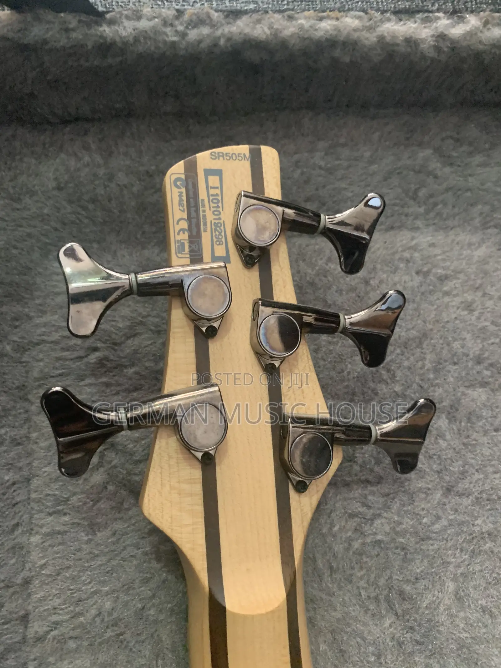 Ibanez (Sdgr ) Guitar