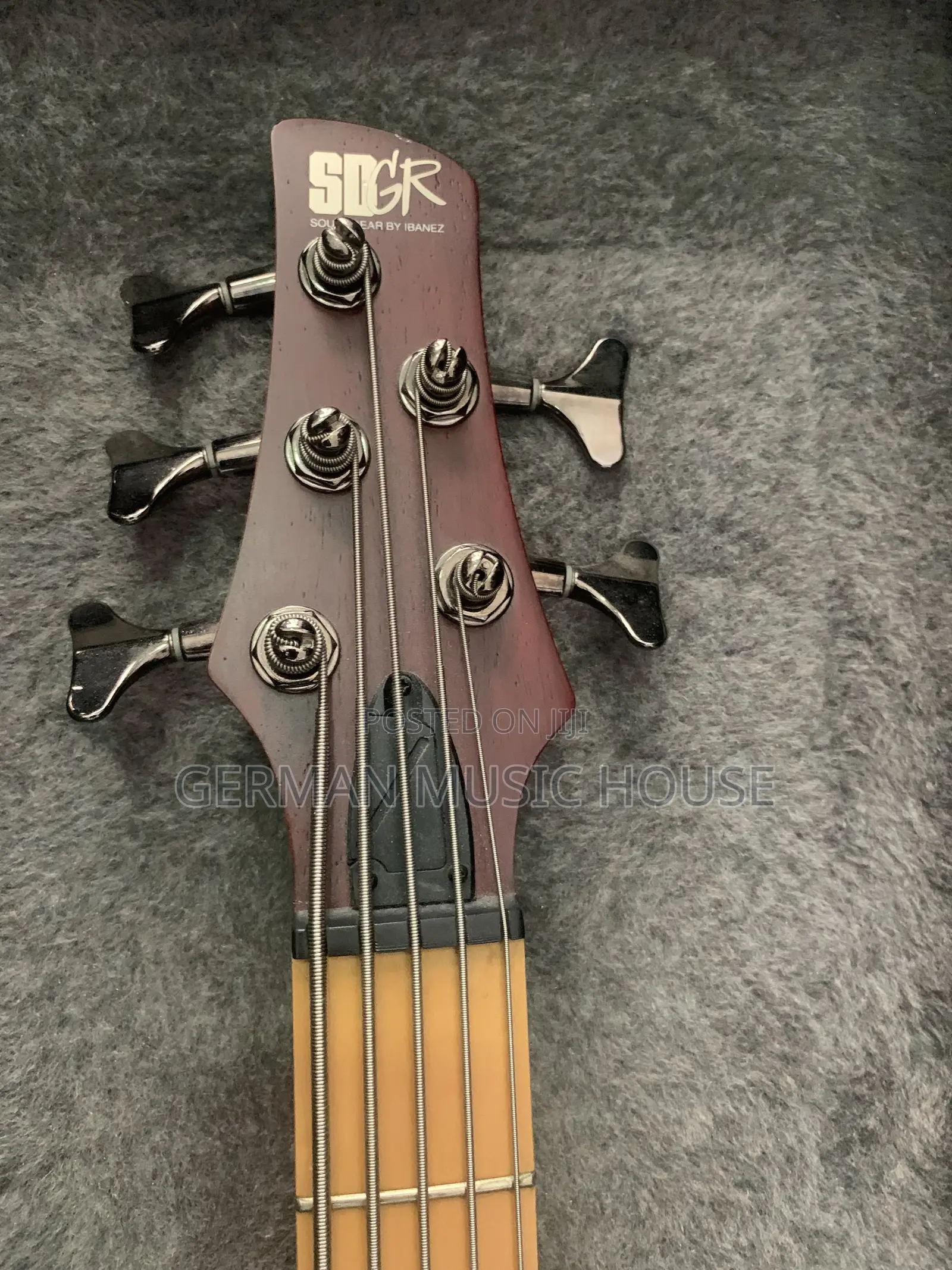 Ibanez (Sdgr ) Guitar