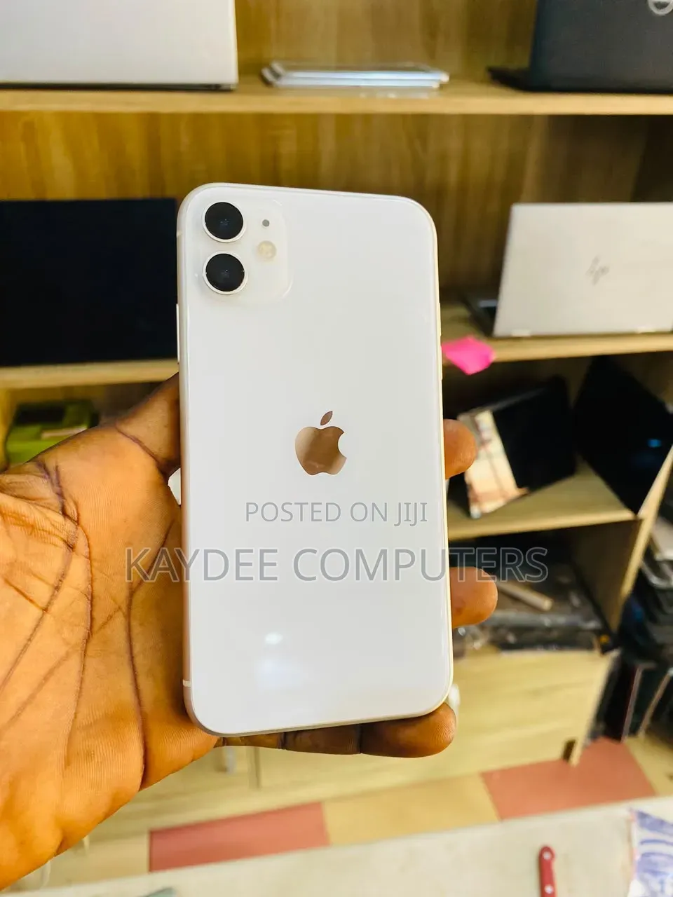 Apple iPhone 11 64 GB White