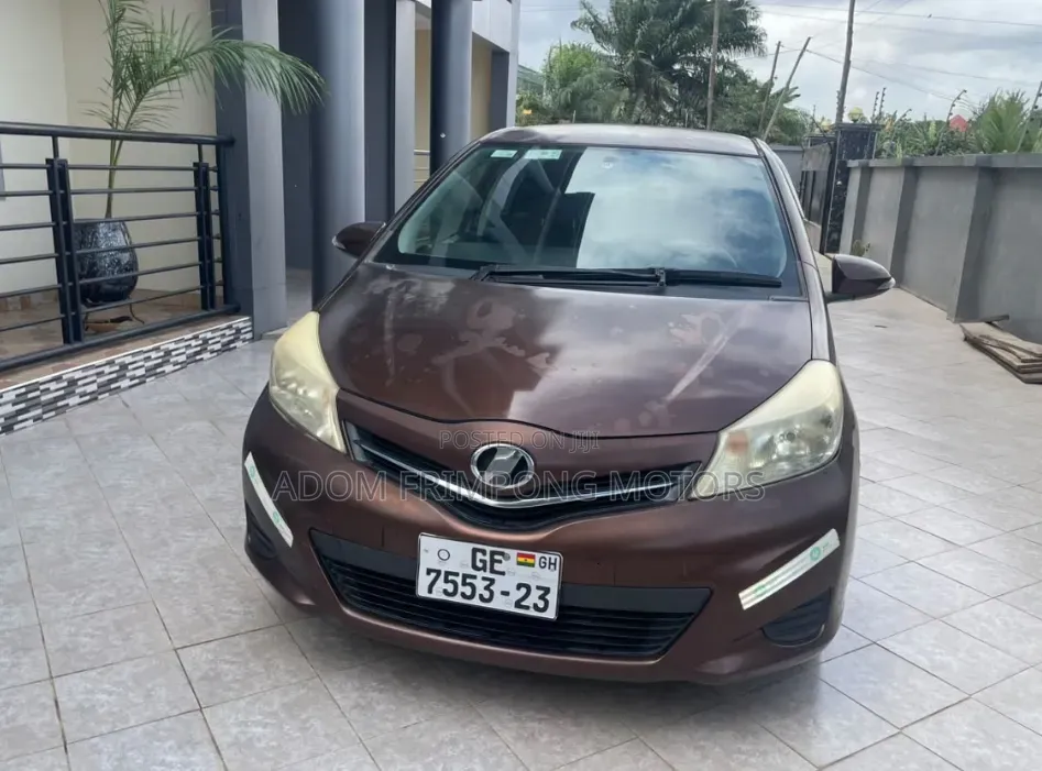 Toyota Vitz 2012 Brown