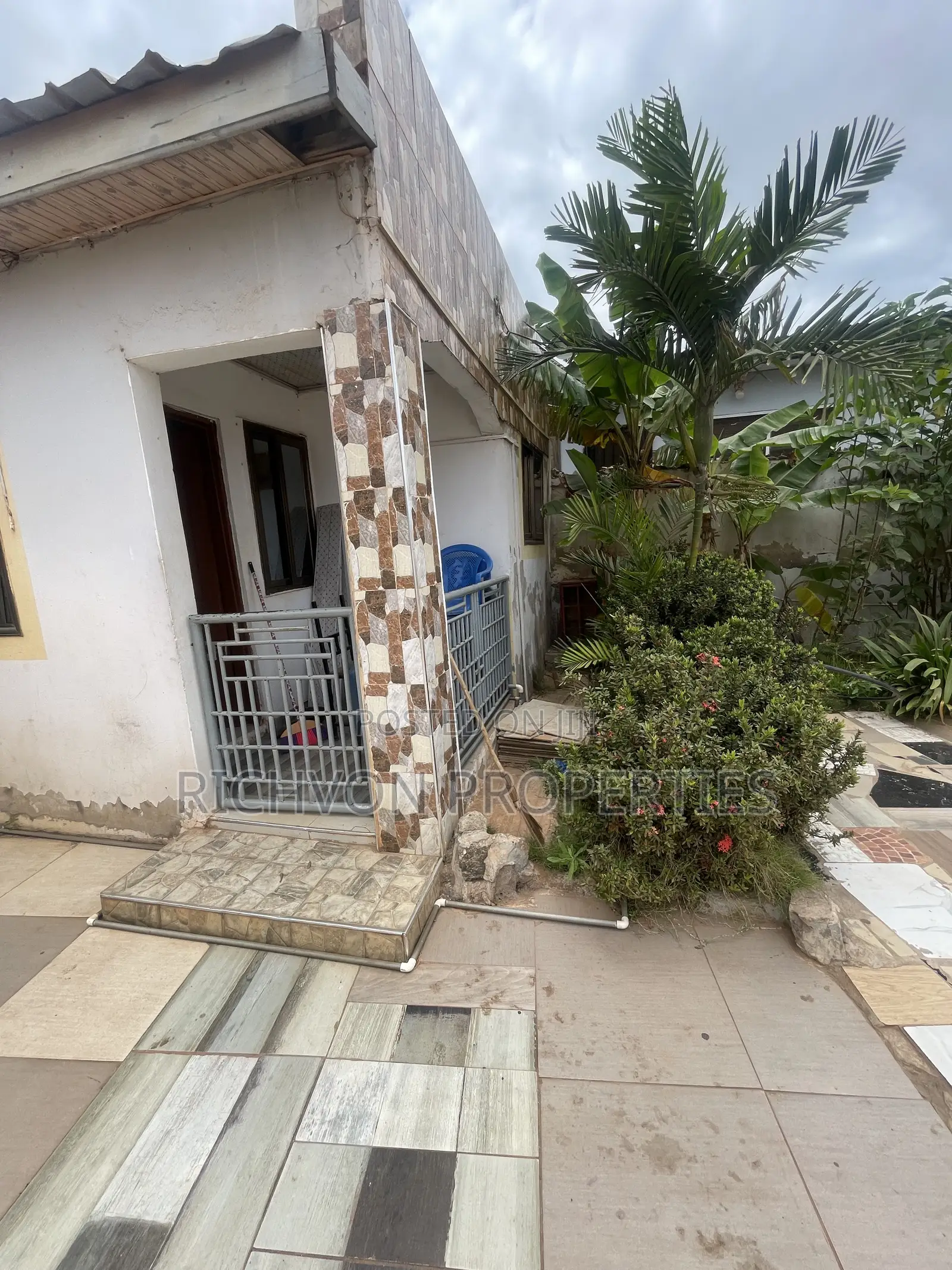 1bdrm Room & Parlour in Richvon Properties, Baatsona Total for rent