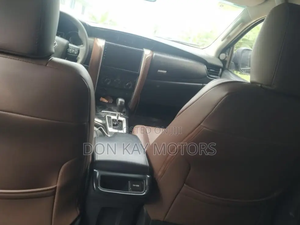 Toyota Fortuner 2019 Black