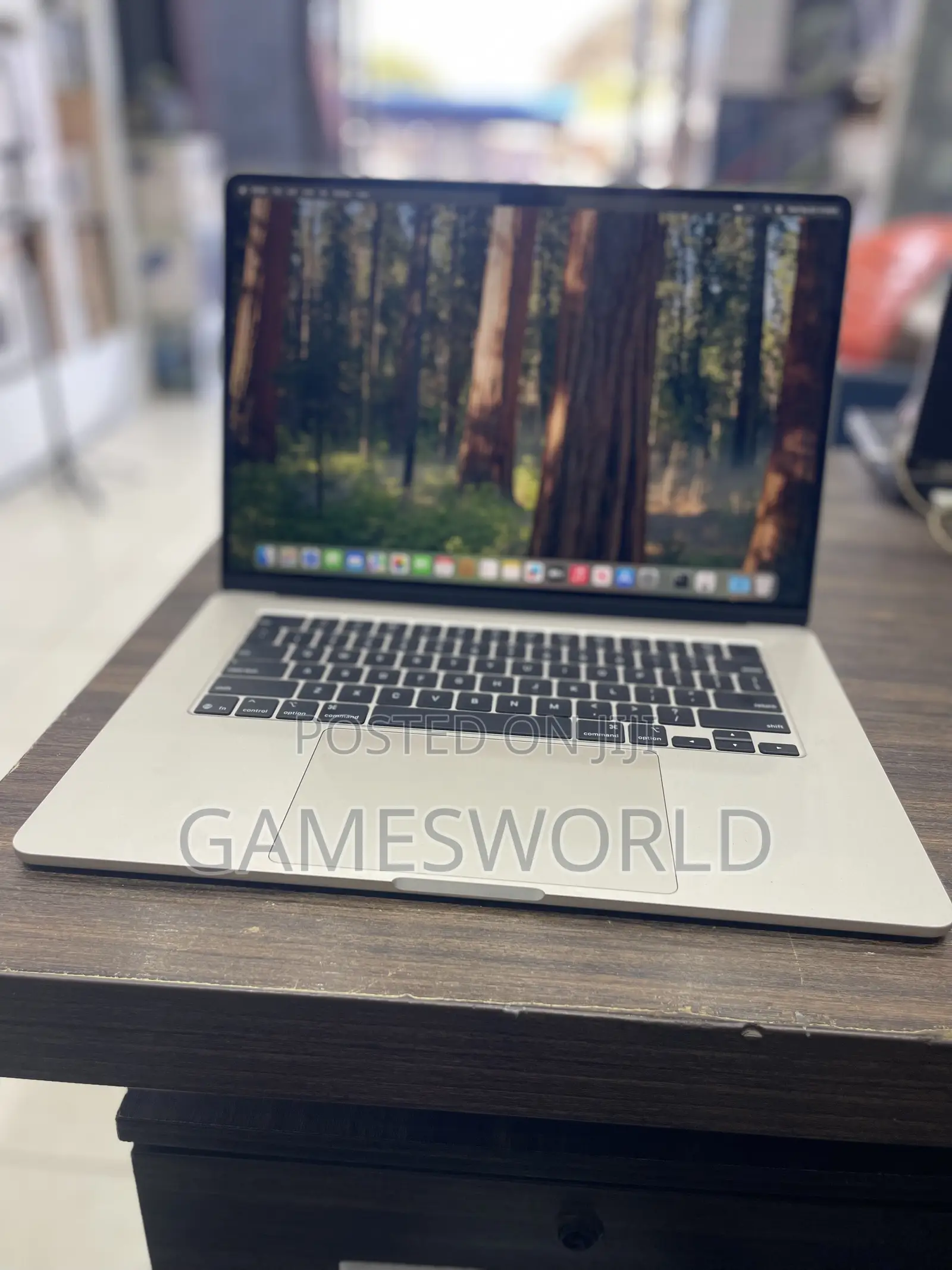 Laptop Apple MacBook Air 16GB Apple M4 SSD 256GB
