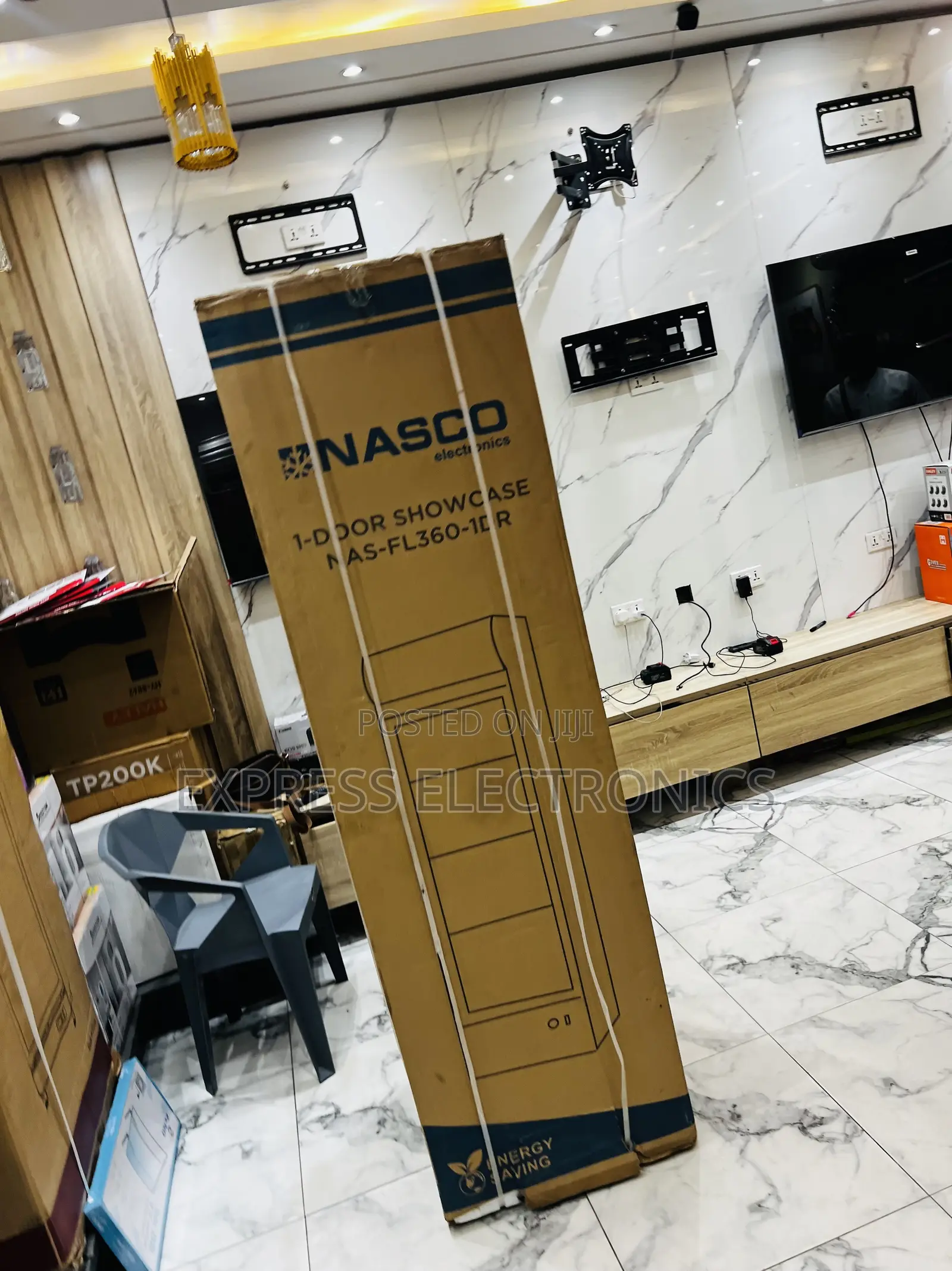 Grab the New Nasco 298L Commercial Beverage Refrigerator [NAS-FL360-1D