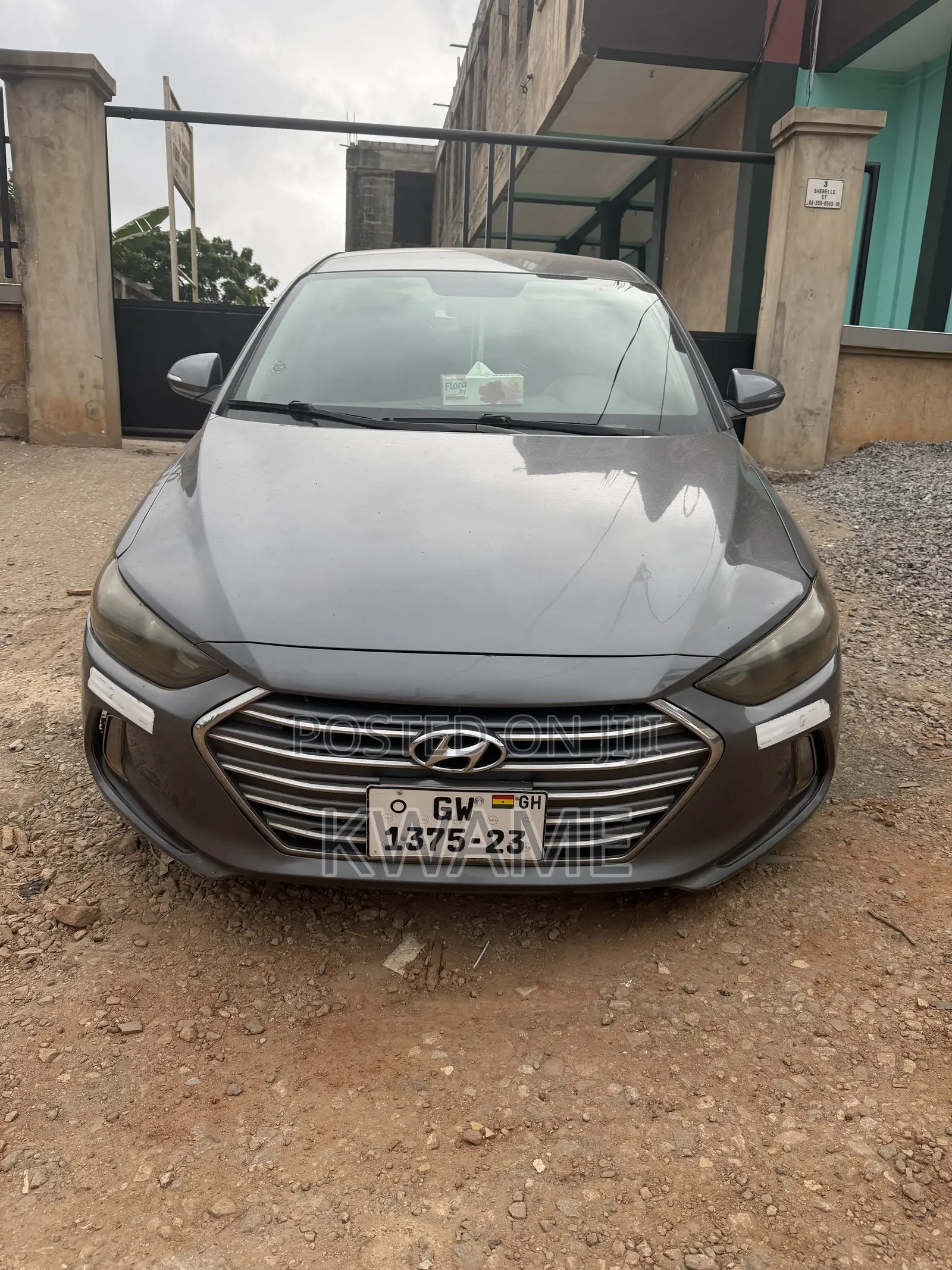 Hyundai Elantra Limited Sedan FWD (2.0L 4cyl 6A) 2017 Gray