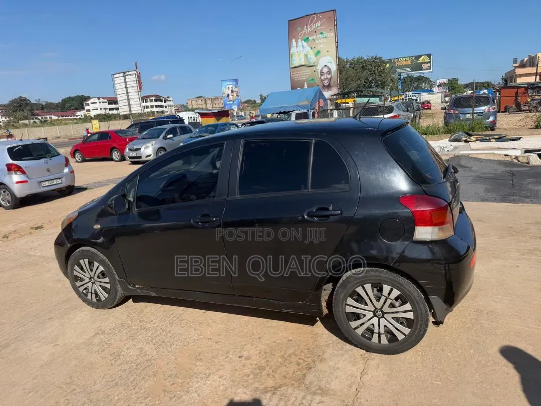 Toyota Yaris 2010 Black