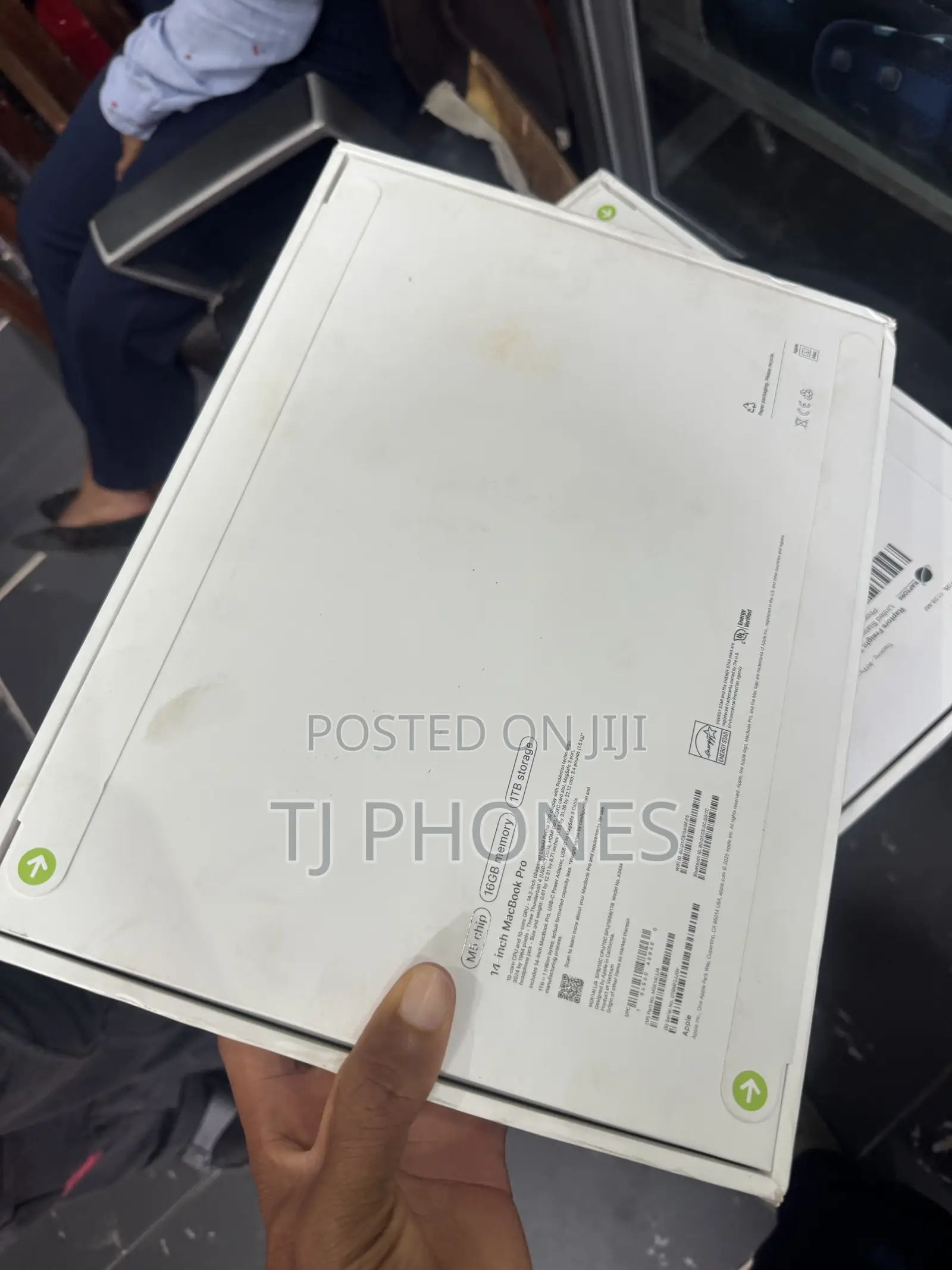 New Laptop Apple MacBook Pro 2025 M5 16GB Apple M5 SSD 1T