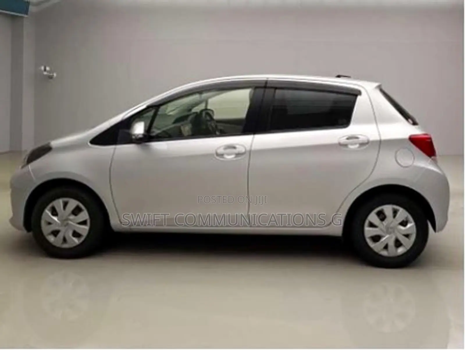 Toyota Vitz 1.3 FWD 5dr 2015 Silver