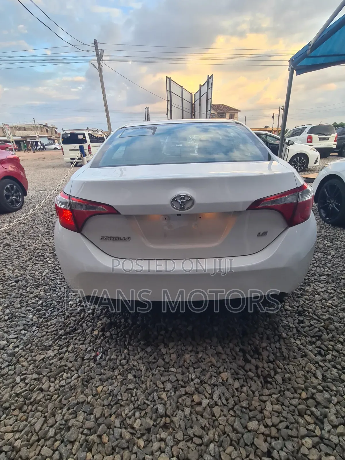 Toyota Corolla LE 4dr Sedan (1.8L 4cyl CVT) 2016 White