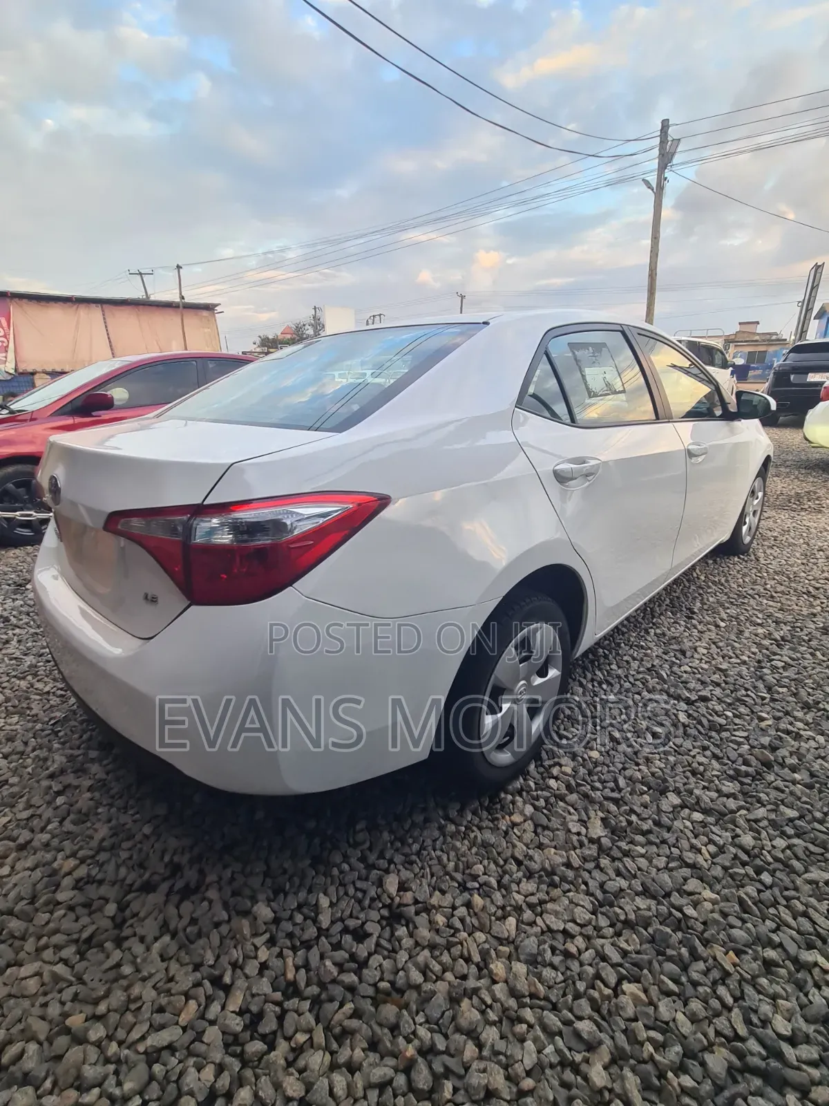 Toyota Corolla LE 4dr Sedan (1.8L 4cyl CVT) 2016 White